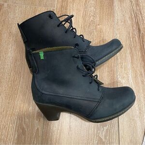 El Naturalista Olio Chukka Boots